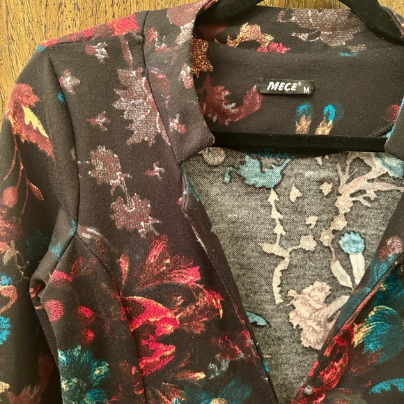 ✨Bold Floral Blazer✨ - Picture 3 of 4